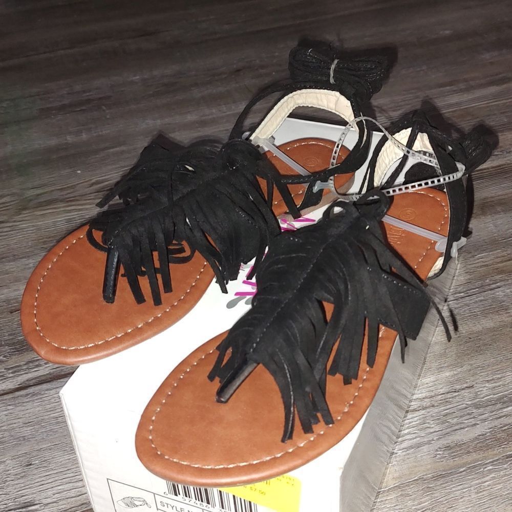 Olivia Miller Black Fringe Sandals Sz 6 NIB